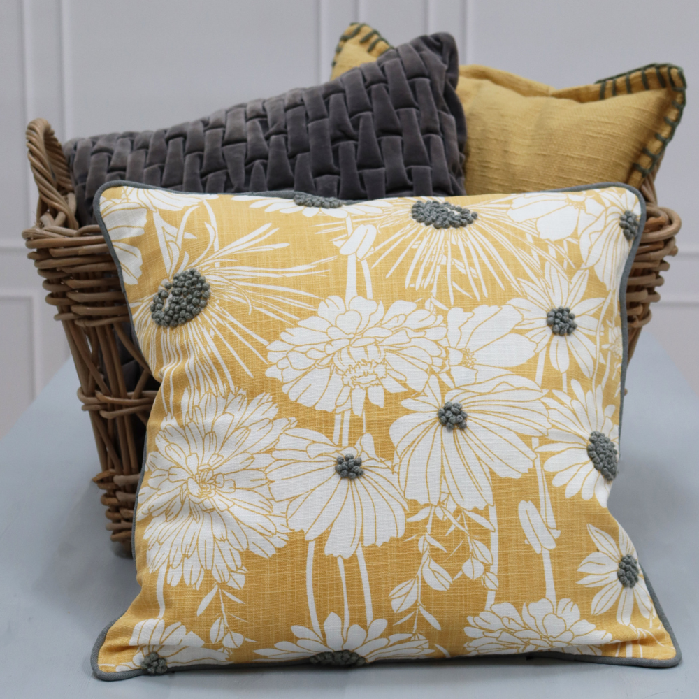 KRASILNIKOFF Kissenhülle "Flowerbed" gelb / cushion cover "Flowerbed" dusty yellow