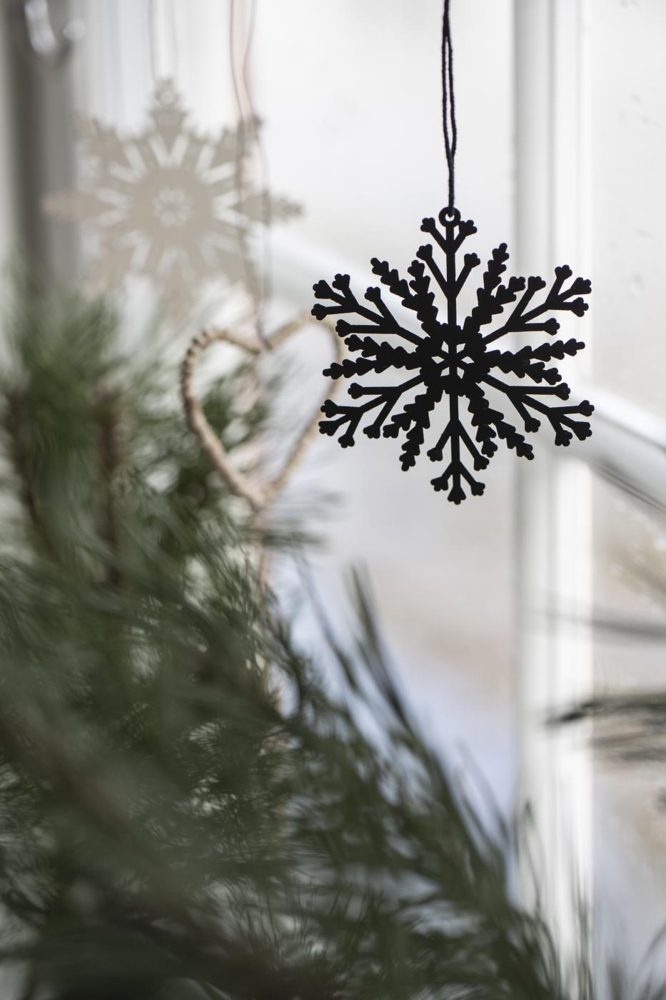 IB LAURSEN Scherenschnitt Schneekristalle mit Blättern schwarz