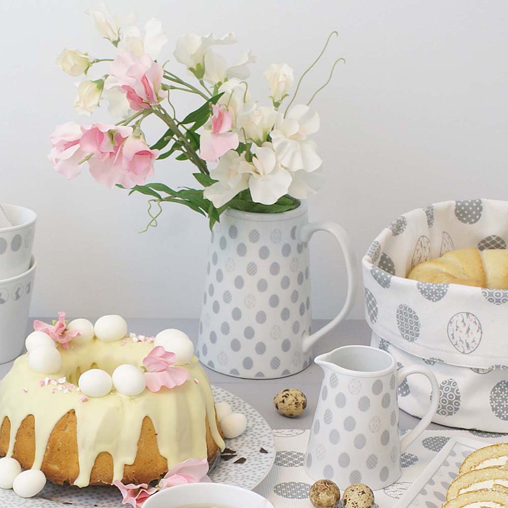 KRASILNIKOFF Kanne "Ostereier" / jug "easter eggs all over"