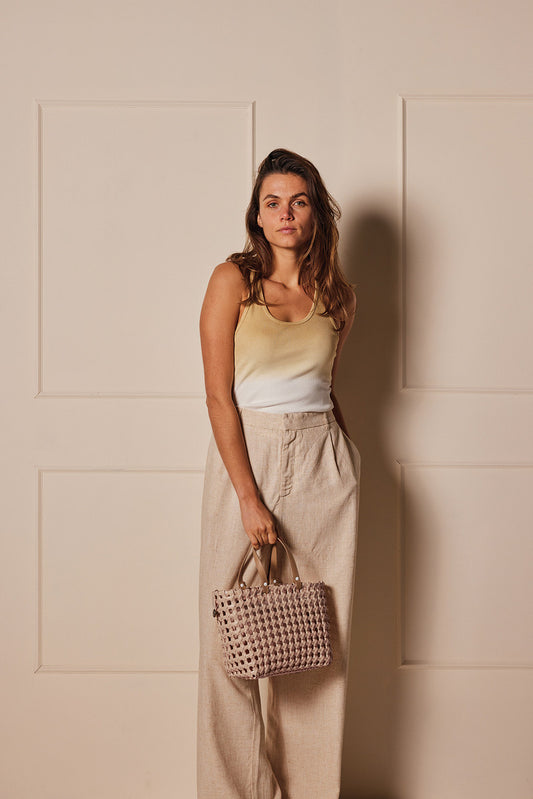 HANDED BY Maze mini Handtasche caffè latte, Gr. S mit Griffen und herausnehmbarer Clutch